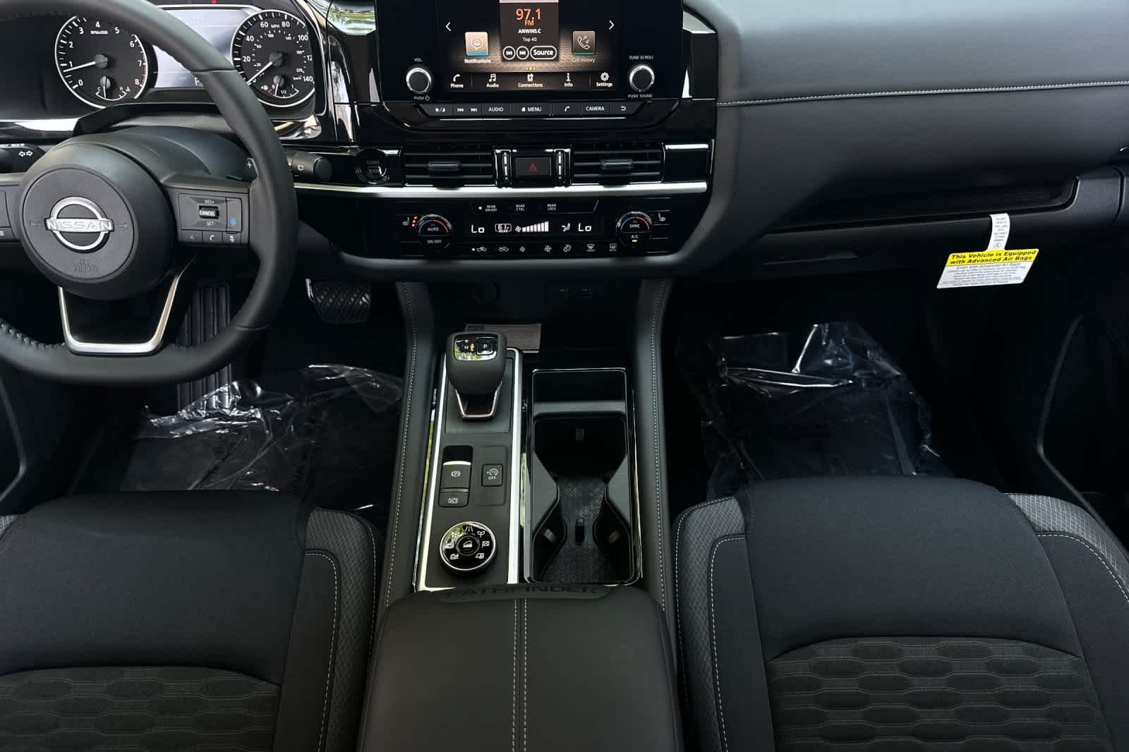 2025 Nissan Pathfinder SV Image 14 of 43