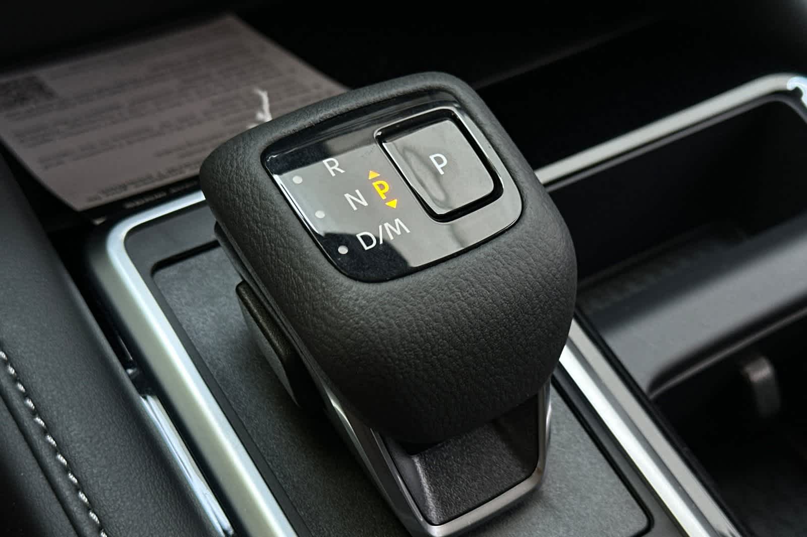 2025 Nissan Pathfinder SV Image 22 of 43