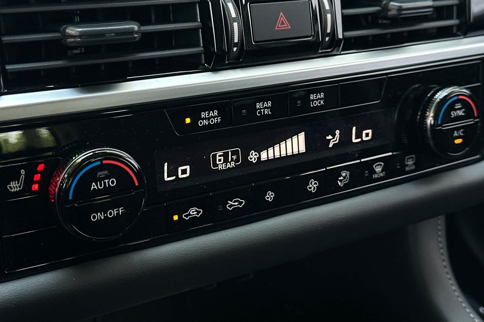 2025 Nissan Pathfinder SV Image 25 of 43