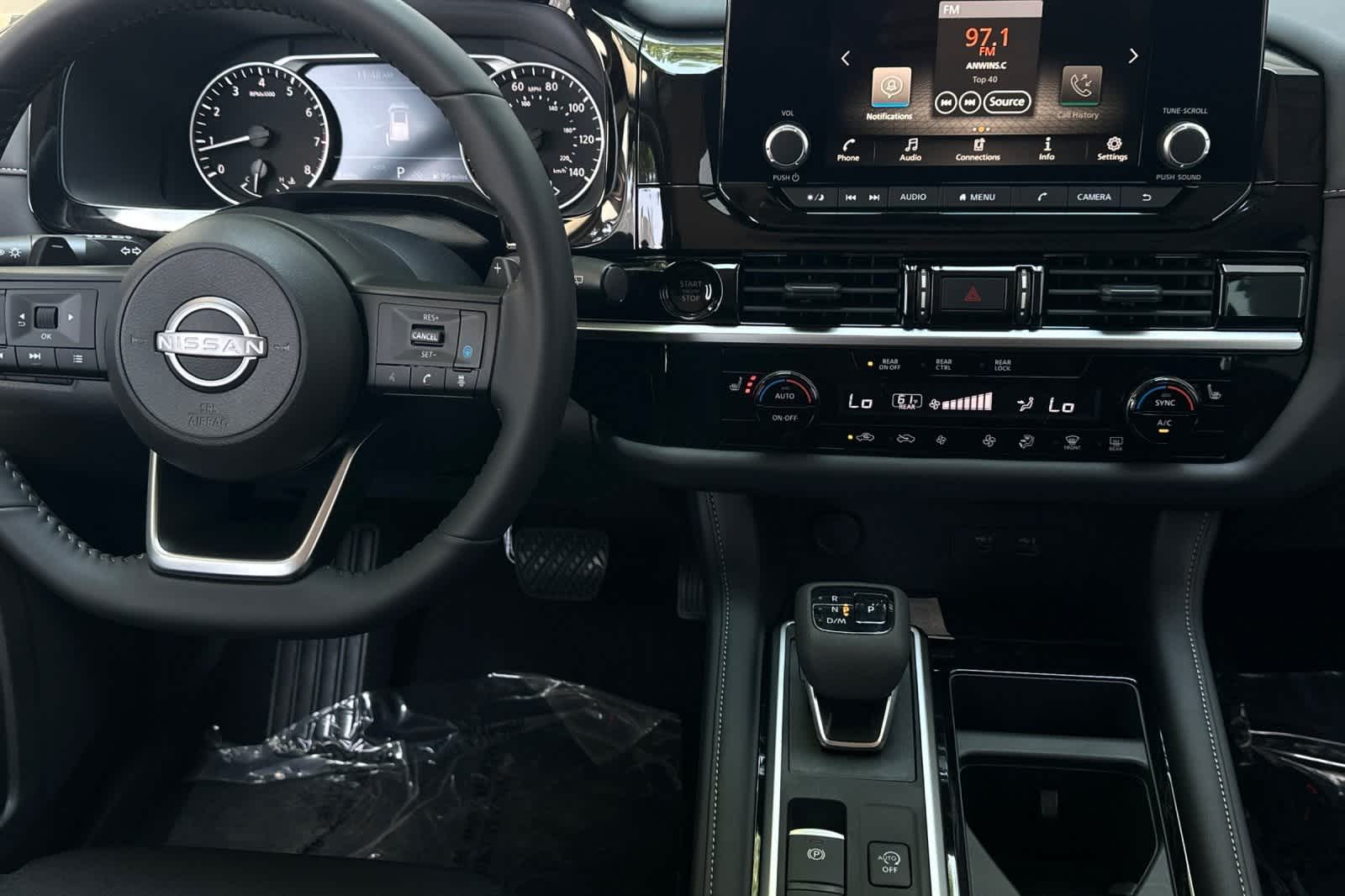 2025 Nissan Pathfinder SV Image 16 of 43