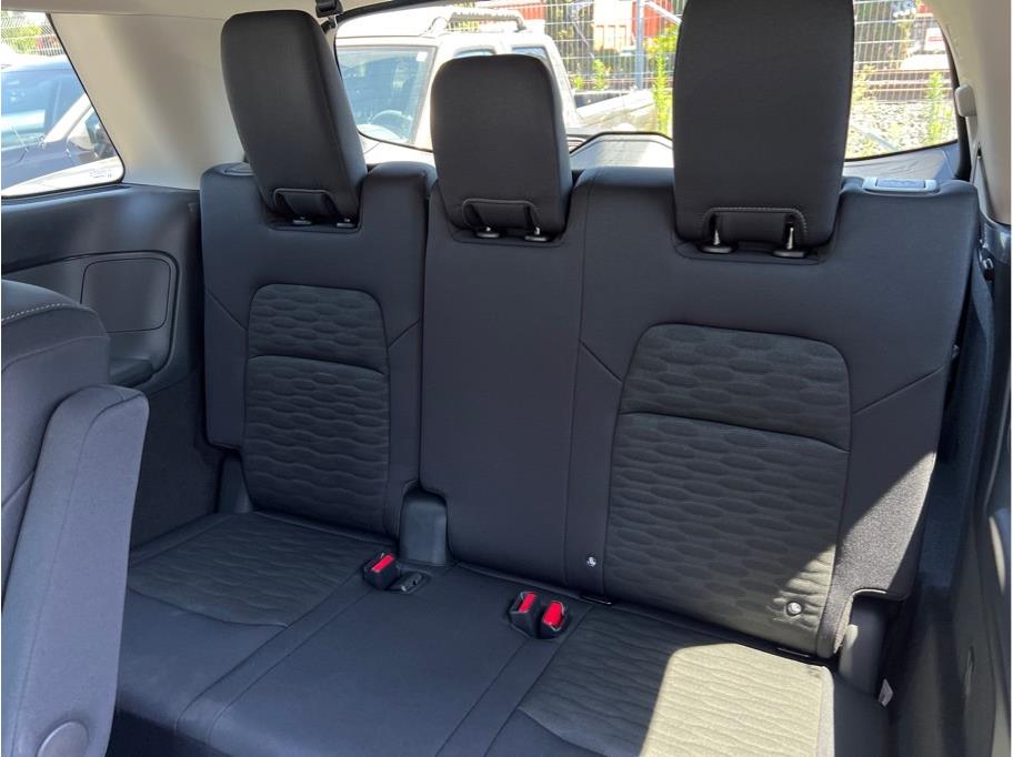 Vehicle image 10 of 25