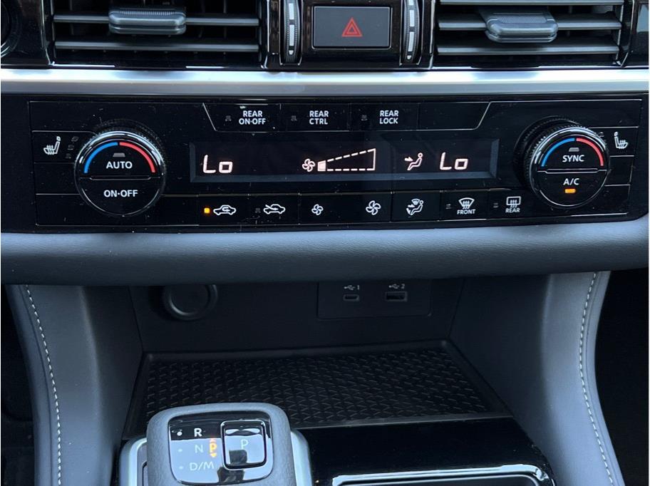 Vehicle image 24 of 25