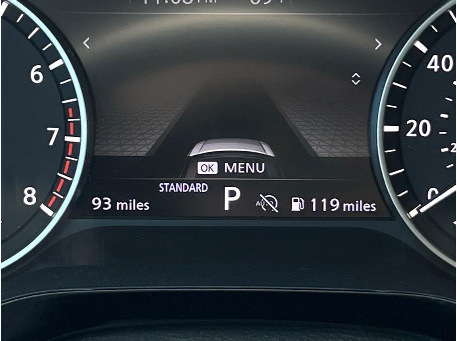 Vehicle image 14 of 25