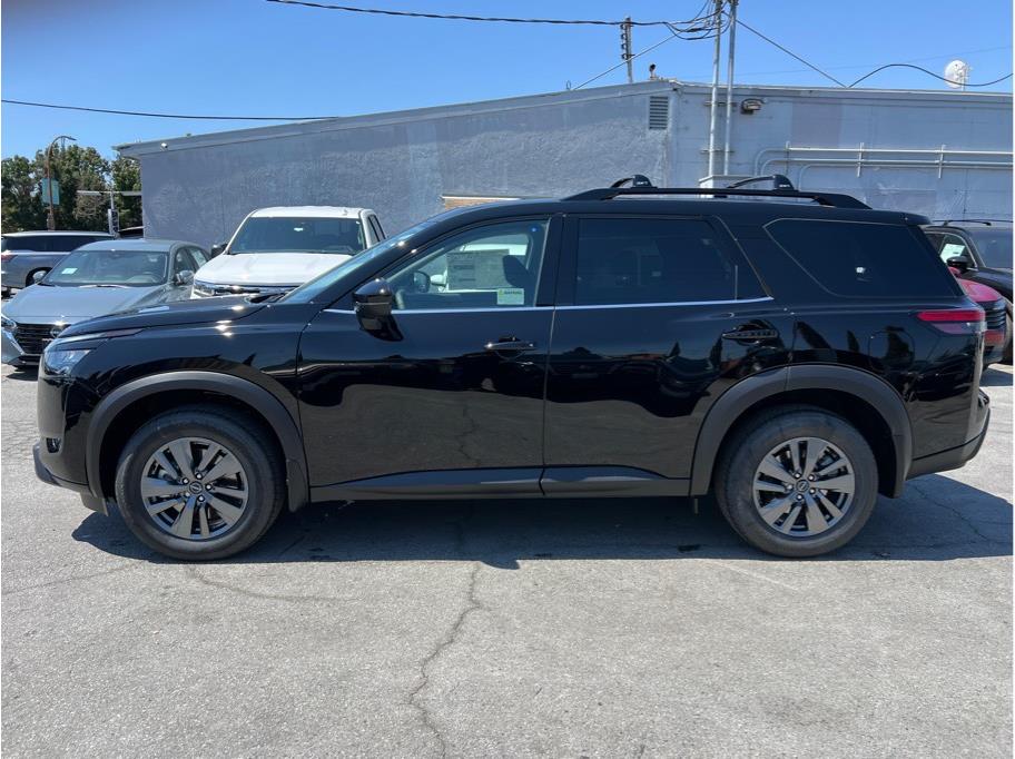 Vehicle image 5 of 25