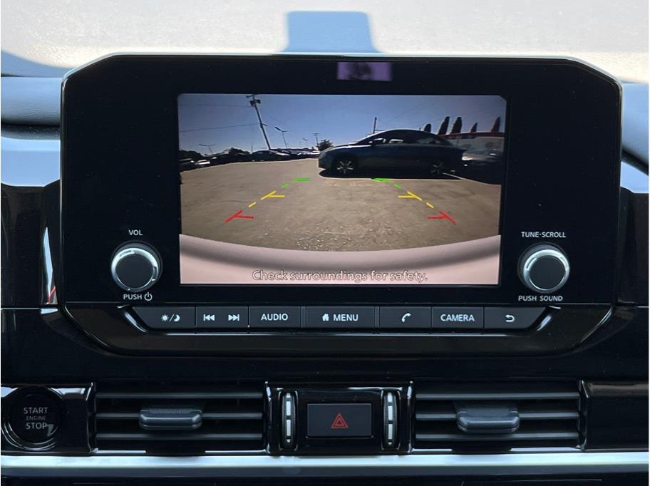 Vehicle image 15 of 25