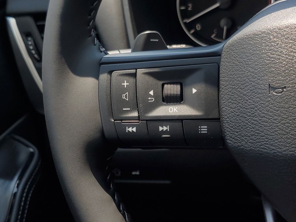 Vehicle image 16 of 30