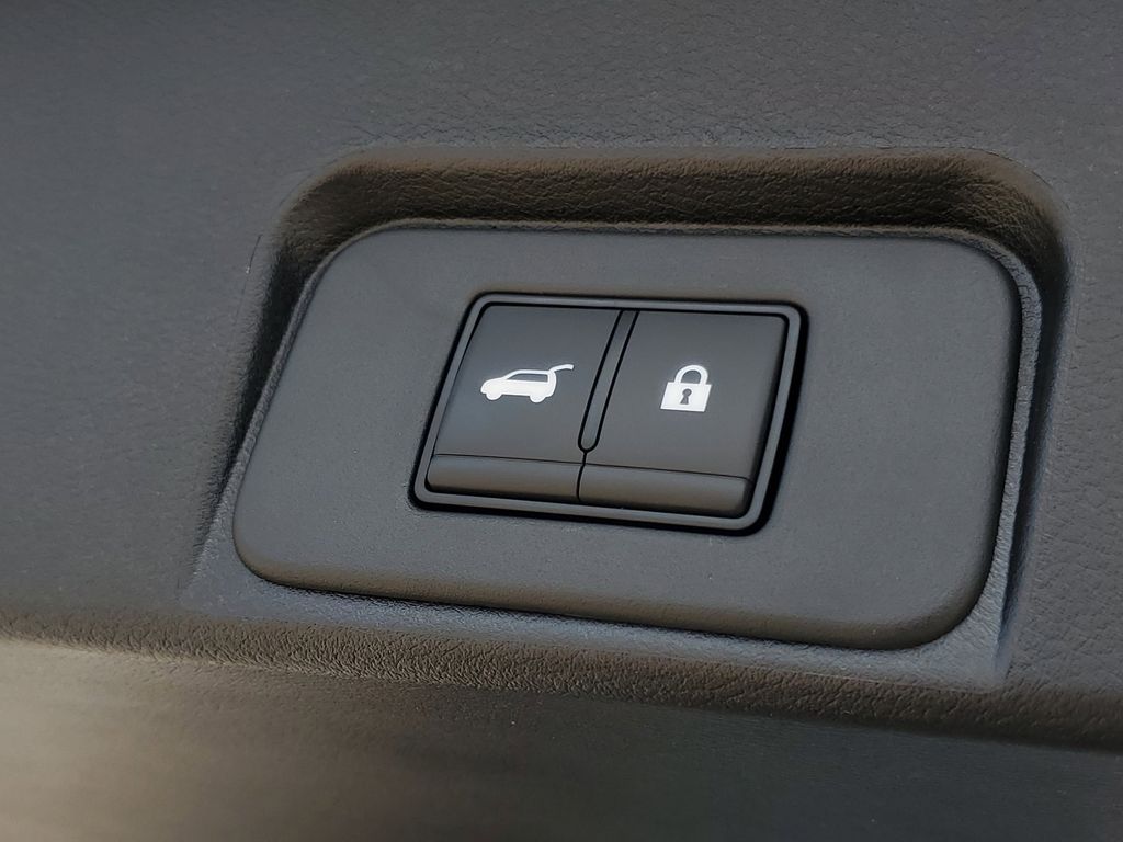 Vehicle image 8 of 30