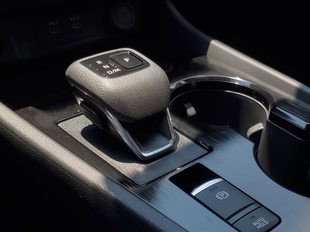 Vehicle image 23 of 30