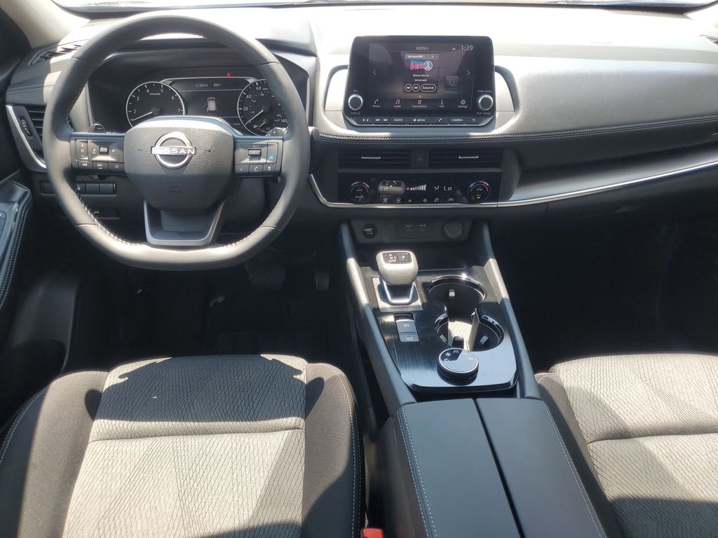 Vehicle image 26 of 30