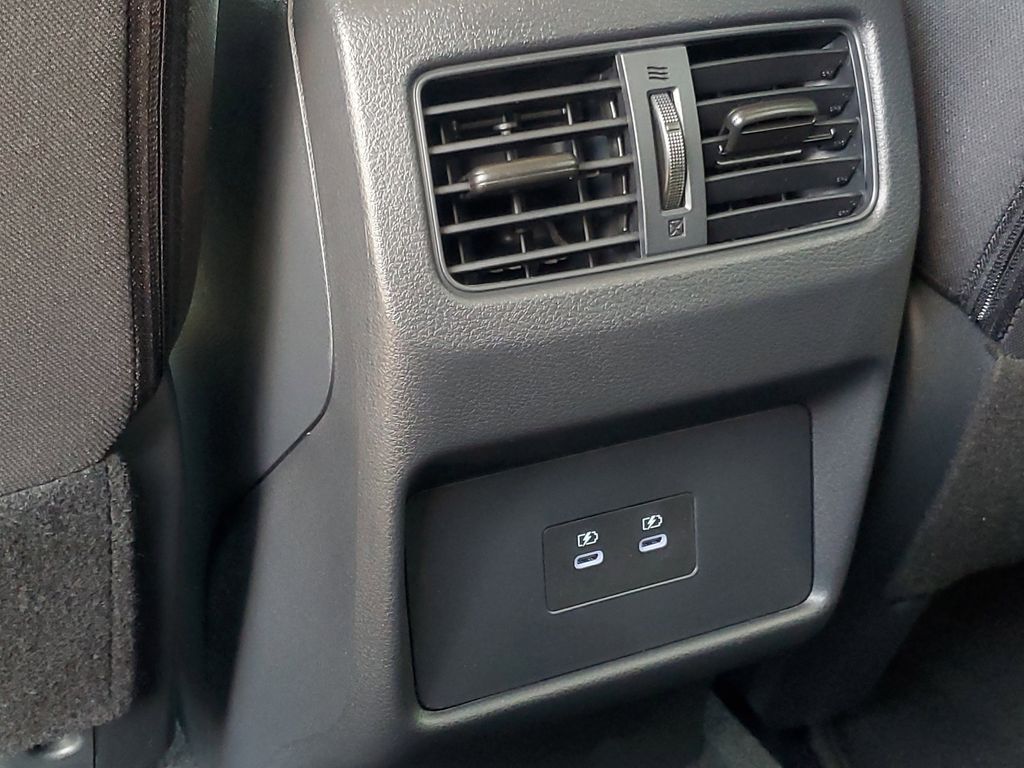 Vehicle image 29 of 30