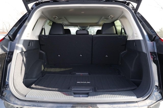 Vehicle image 8 of 33