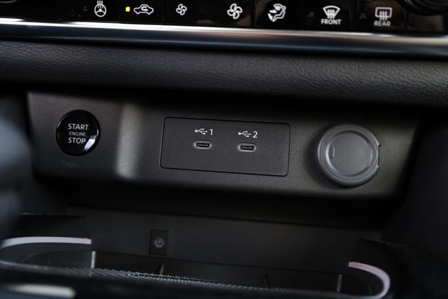 Vehicle image 19 of 33