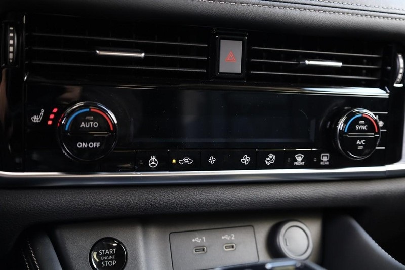 Vehicle image 19 of 34