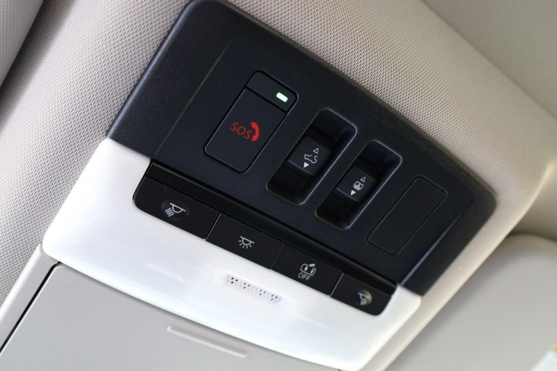 Vehicle image 22 of 34