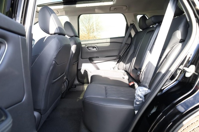 Vehicle image 29 of 34