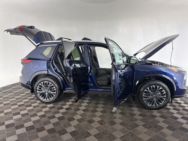 Vehicle image 13 of 28