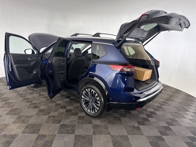 Vehicle image 8 of 28