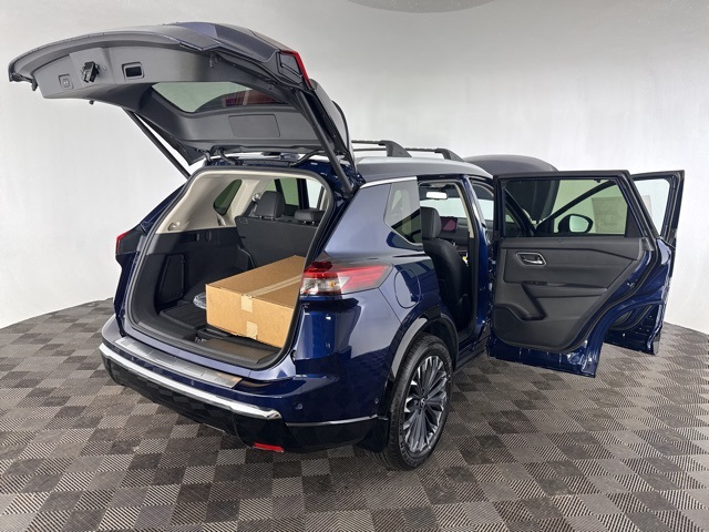 Vehicle image 15 of 28