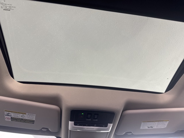 Vehicle image 23 of 28