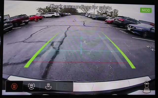 Vehicle image 14 of 19