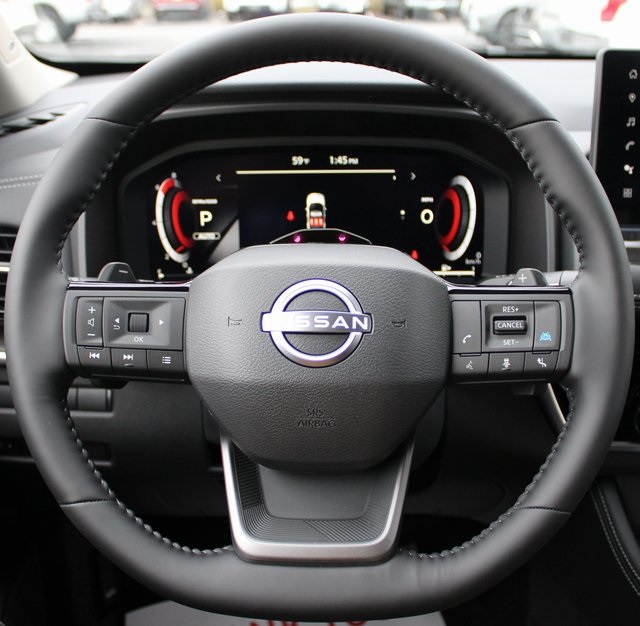 Vehicle image 8 of 19