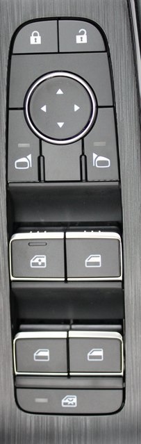 Vehicle image 7 of 19