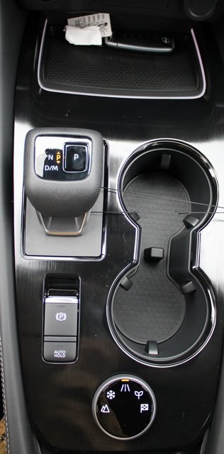 Vehicle image 15 of 19