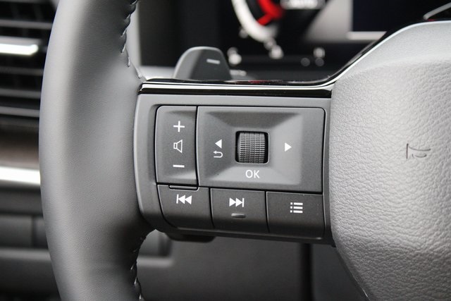 Vehicle image 9 of 19