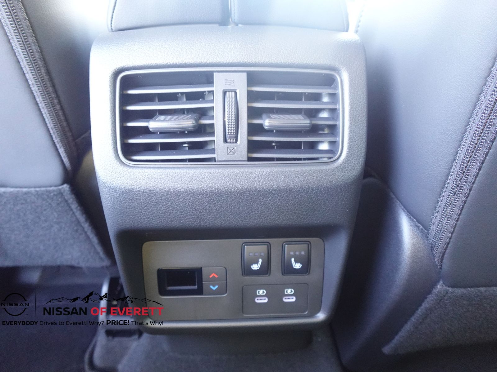 Vehicle image 10 of 21