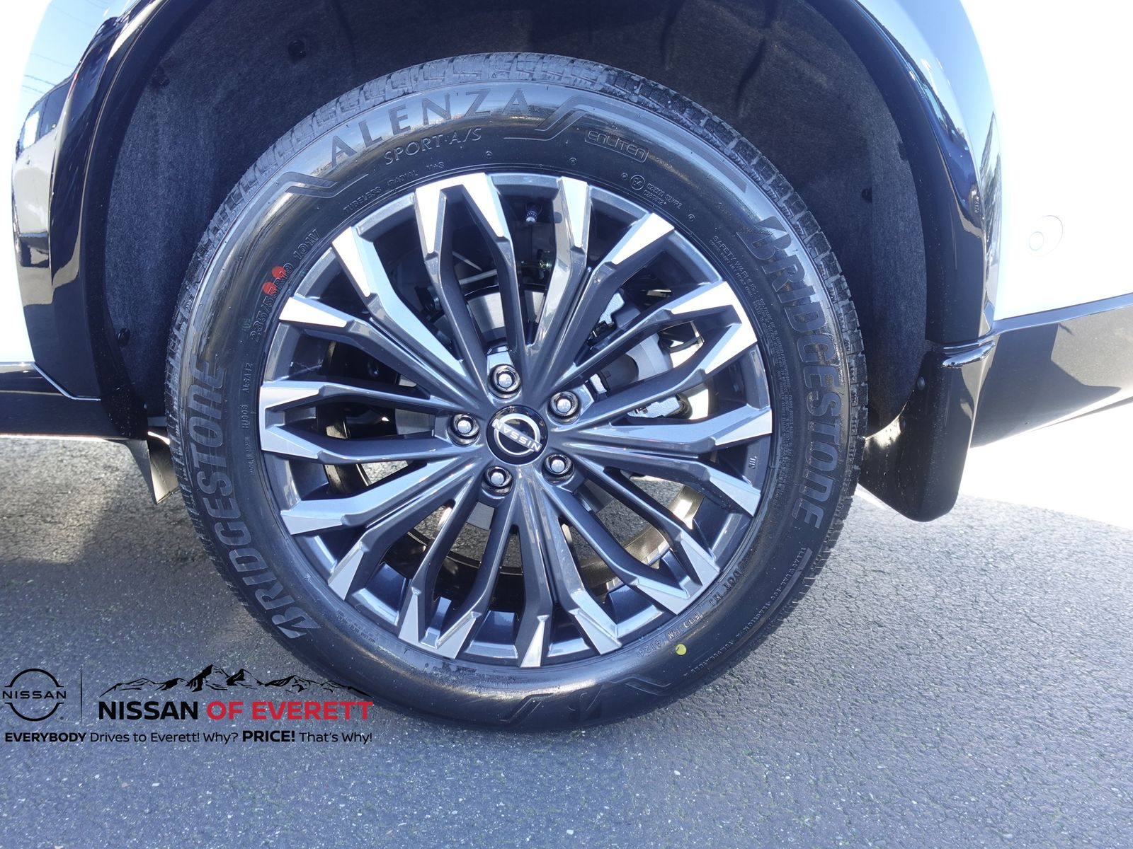 Vehicle image 8 of 21