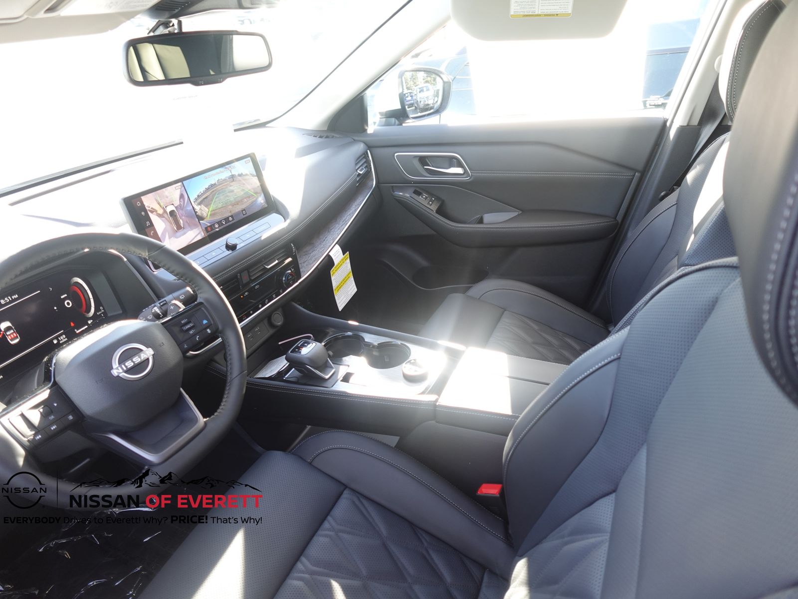 Vehicle image 13 of 21