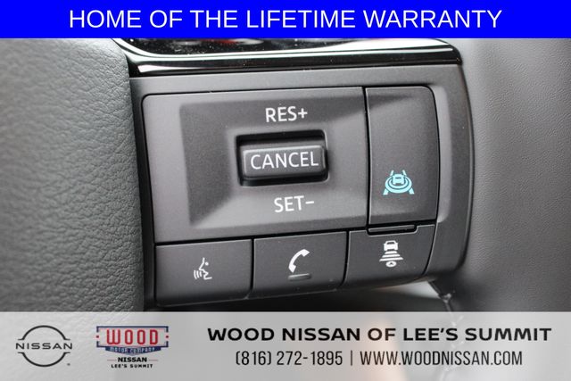 Vehicle image 25 of 40