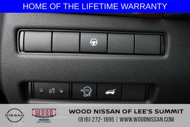 Vehicle image 21 of 40