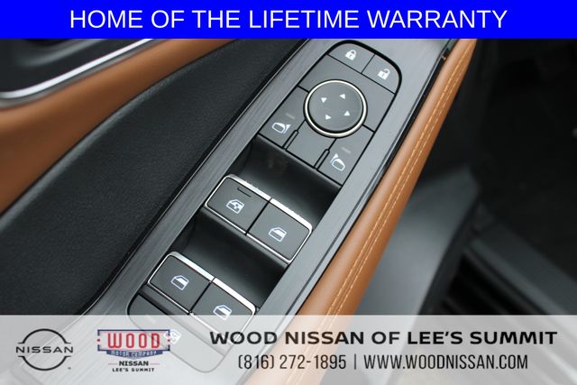 Vehicle image 14 of 40