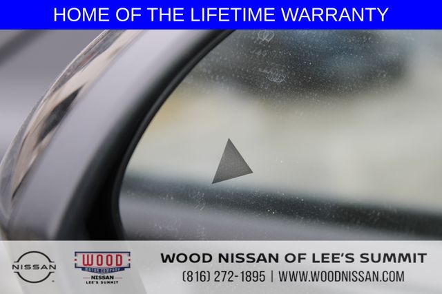 Vehicle image 15 of 40