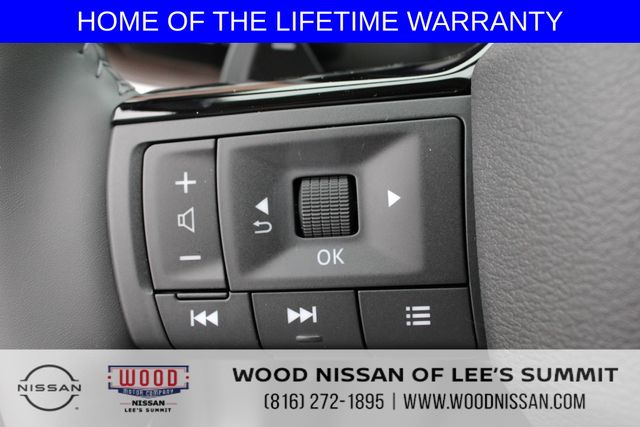 Vehicle image 24 of 40