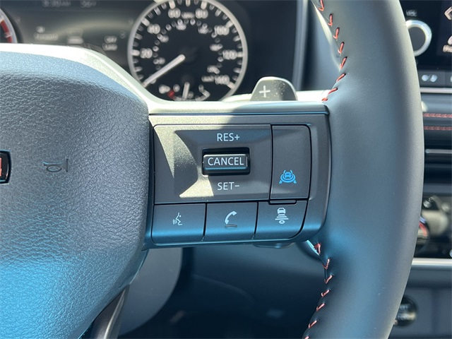 Vehicle image 16 of 28