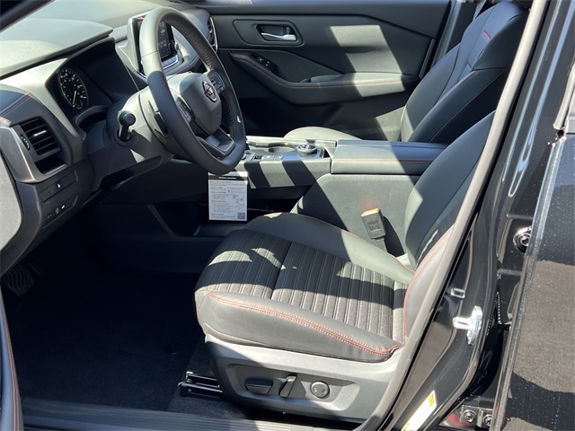 Vehicle image 20 of 28