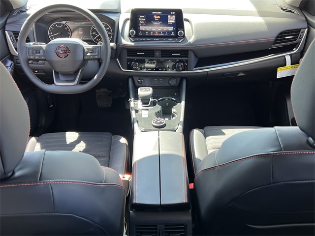 Vehicle image 22 of 28
