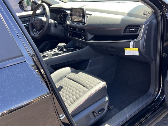 Vehicle image 25 of 28