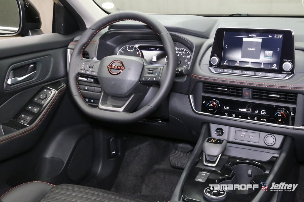 Vehicle image 10 of 18
