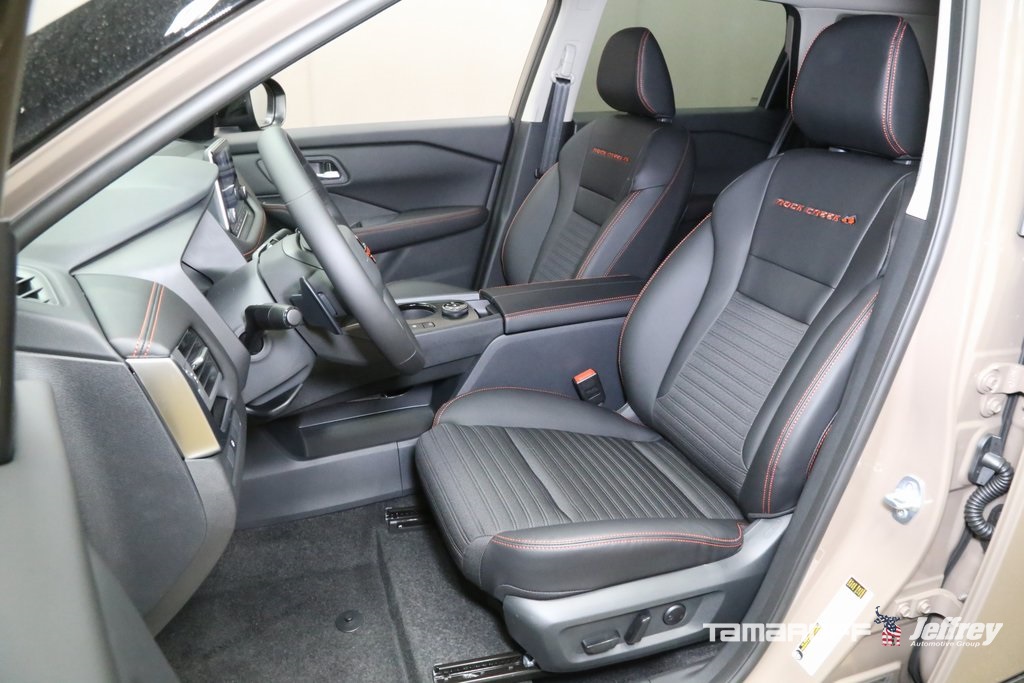 Vehicle image 9 of 18