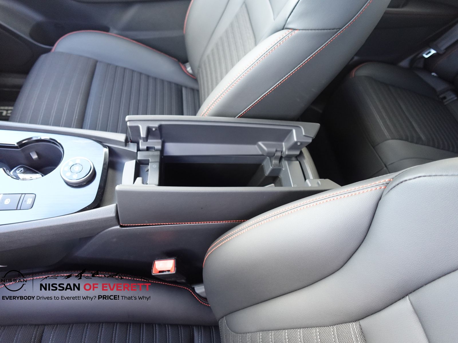 Vehicle image 18 of 23