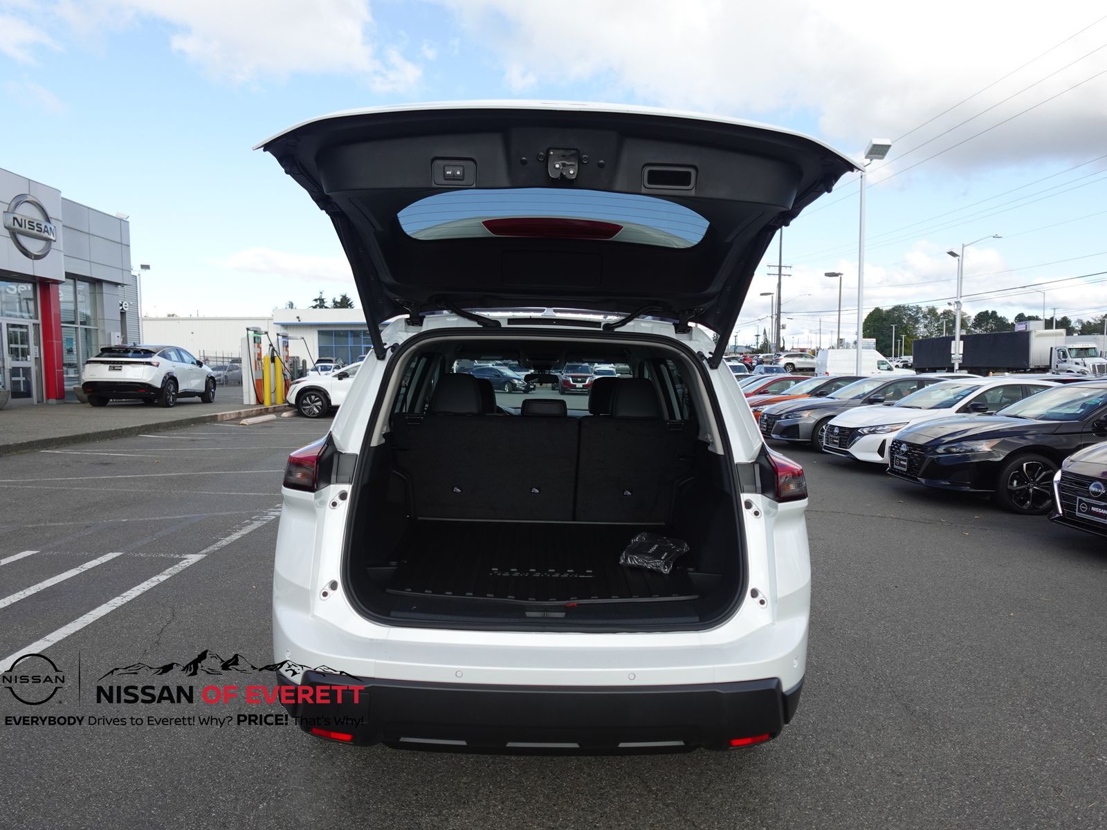 Vehicle image 6 of 23