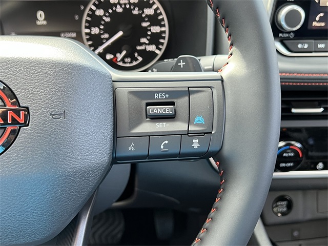 Vehicle image 16 of 28