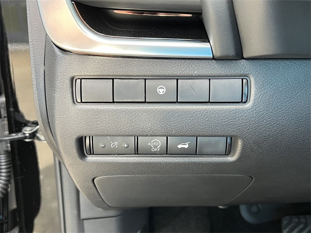Vehicle image 12 of 28