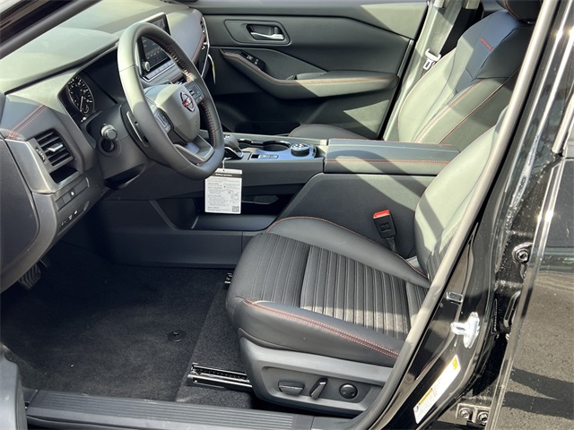Vehicle image 20 of 28