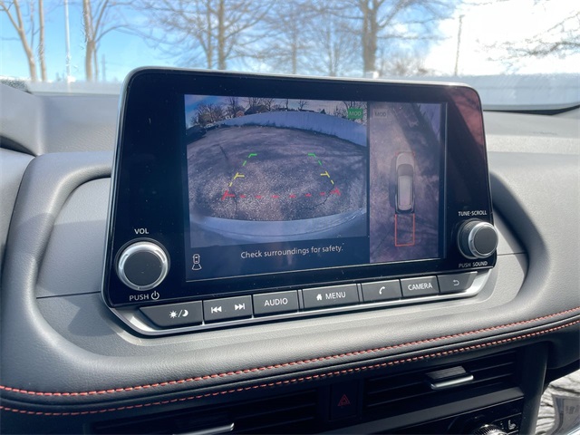 Vehicle image 24 of 31