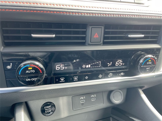 Vehicle image 25 of 31
