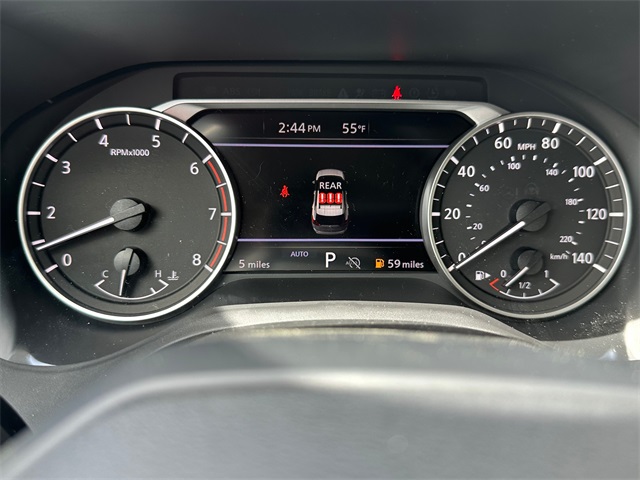 Vehicle image 16 of 21